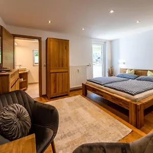 Exklusiv - Neu Renoviertes Mit Terrasse Apartment Mittenwald